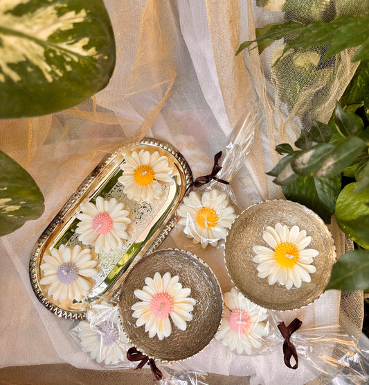 Daisy Floating Candles – Pack of 12